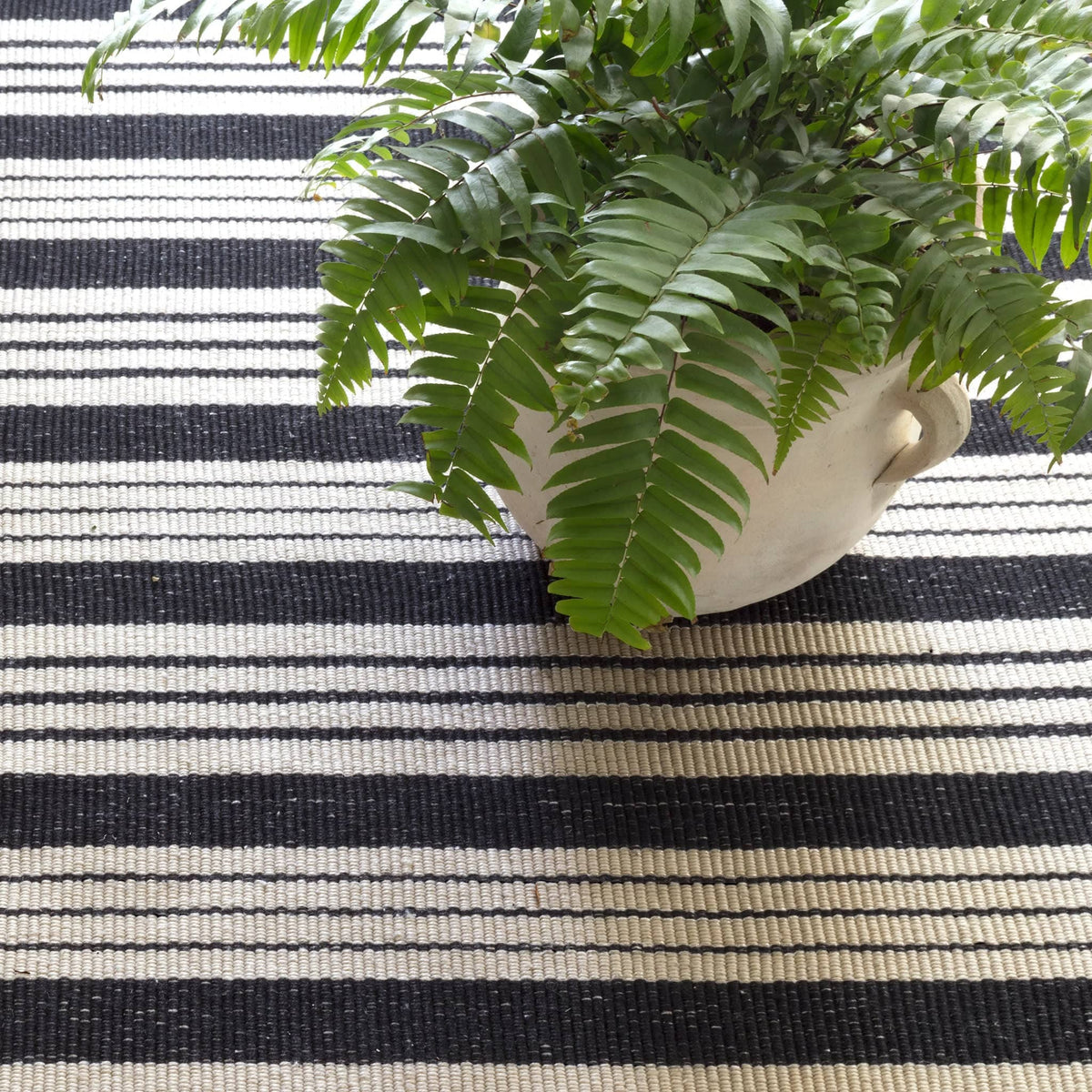 Annie Selke Birmingham Indoor/Outdoor Rug Rugs
