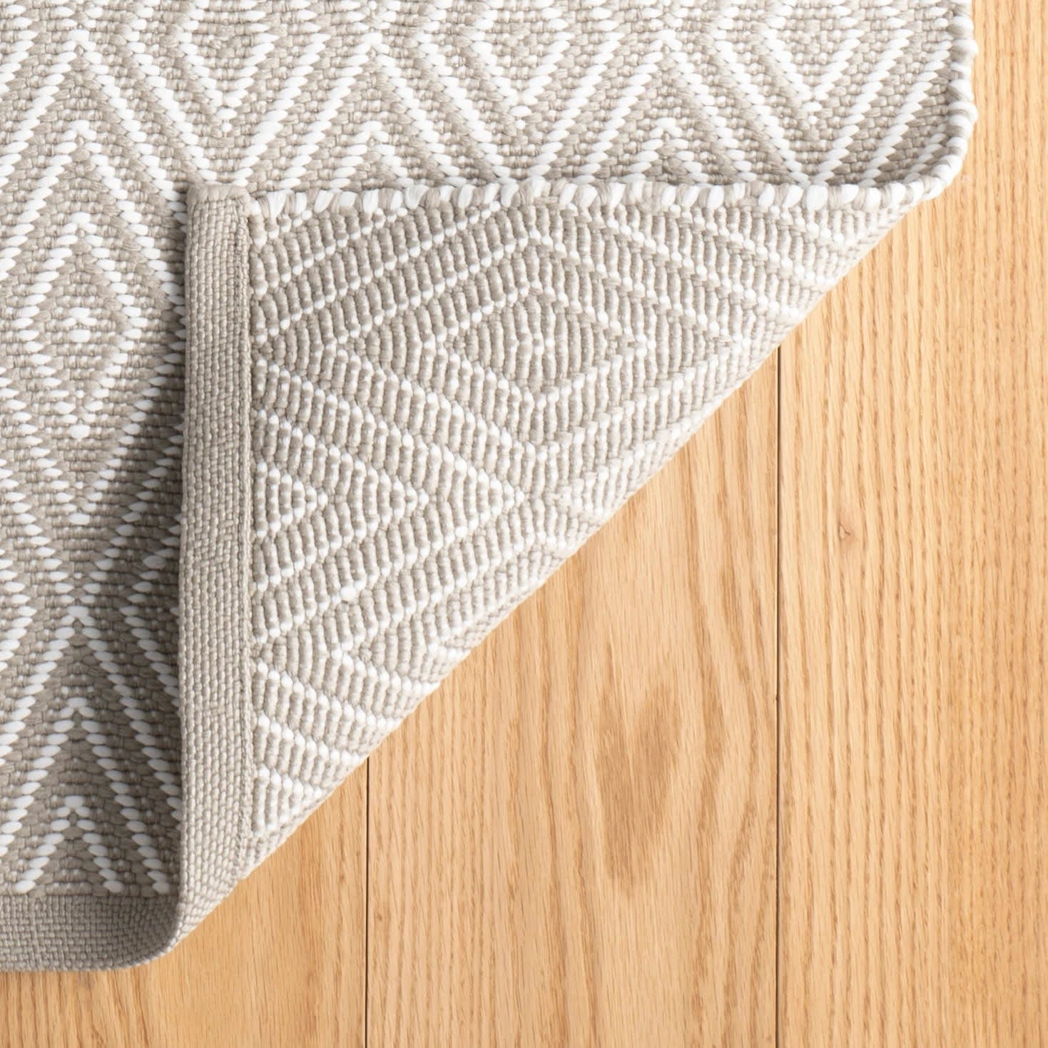 Diamond Indoor/Outdoor Rug- Platinum/White – Megan Molten