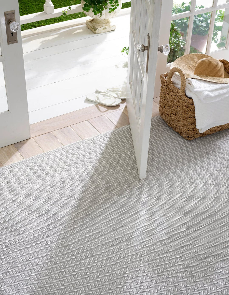 Annie Selke Herringbone Indoor/Outdoor Rug- Pearl Grey Rugs
