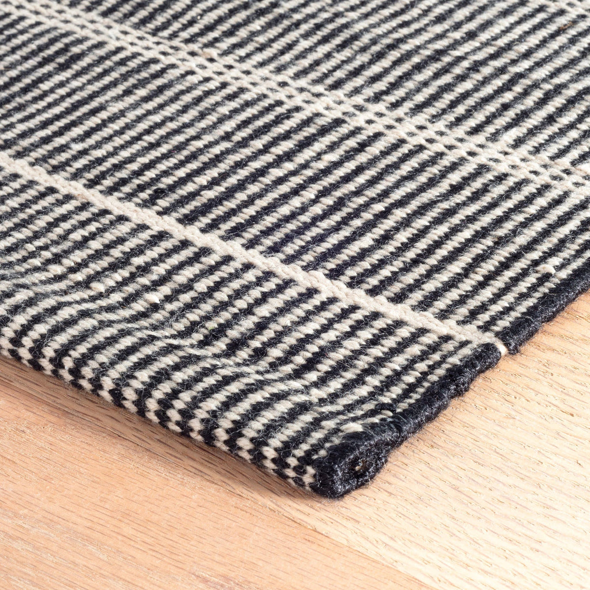 Annie Selke Samson Indoor/Outdoor Rug- Black Rugs