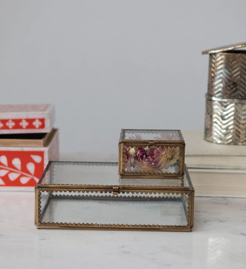 Scalloped Edges Display Box - secondary