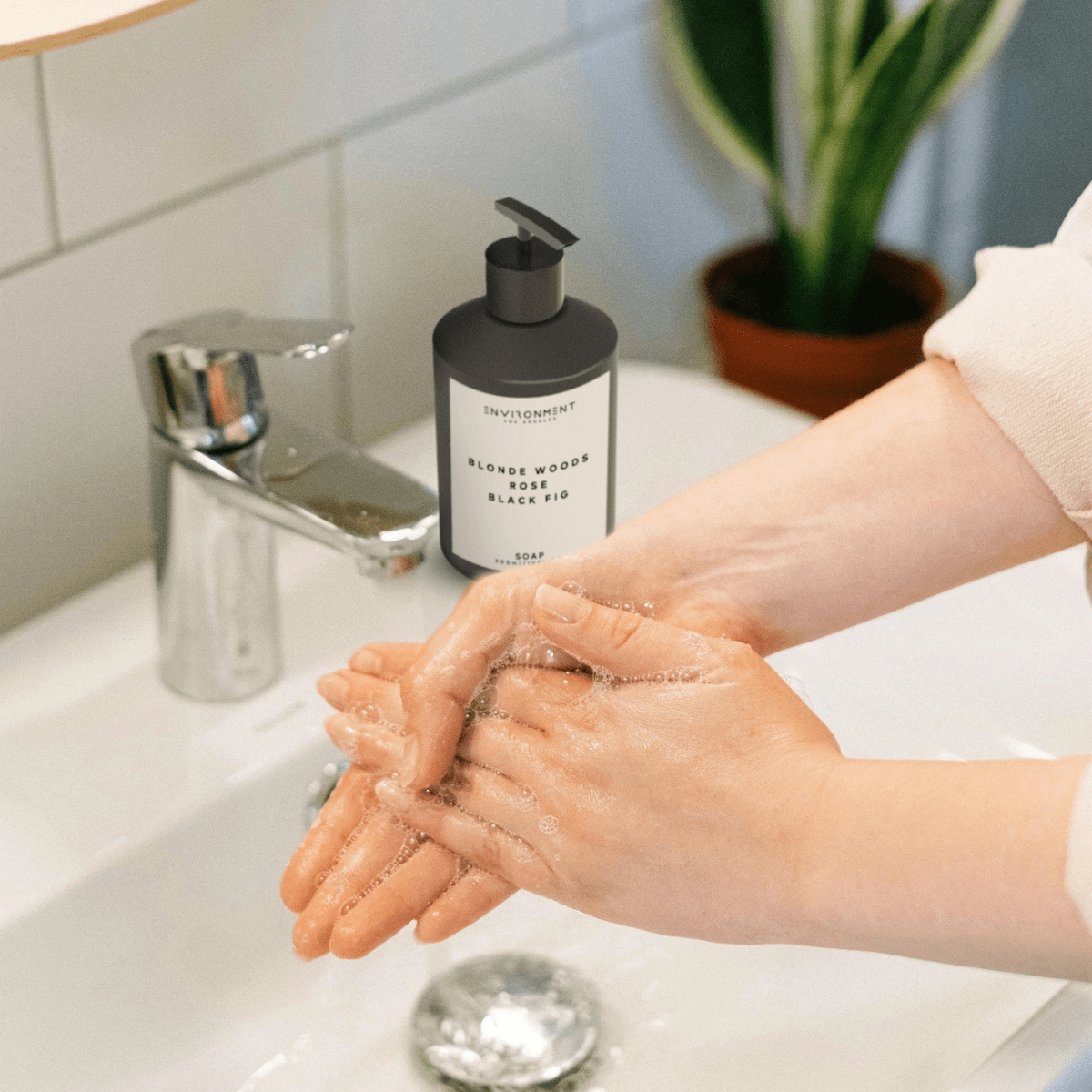 Faire Hand Soap Blonde Woods - Rose Liquid Hand Soap EN-HAND-EDITION