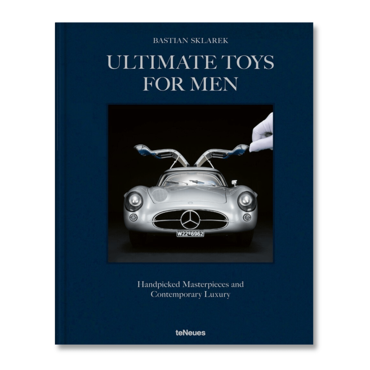 Ingram Ultimate Toys for Men: Handpicked Masterpieces and Contemporary Luxury (1st Edition, Bilingual edition) Books UltimateToysBook