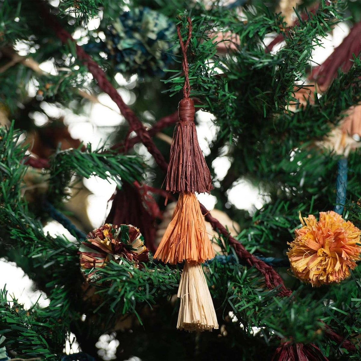 Kazi Berry Tassels Ornament Seasonal & Holiday Decorations OO.10230