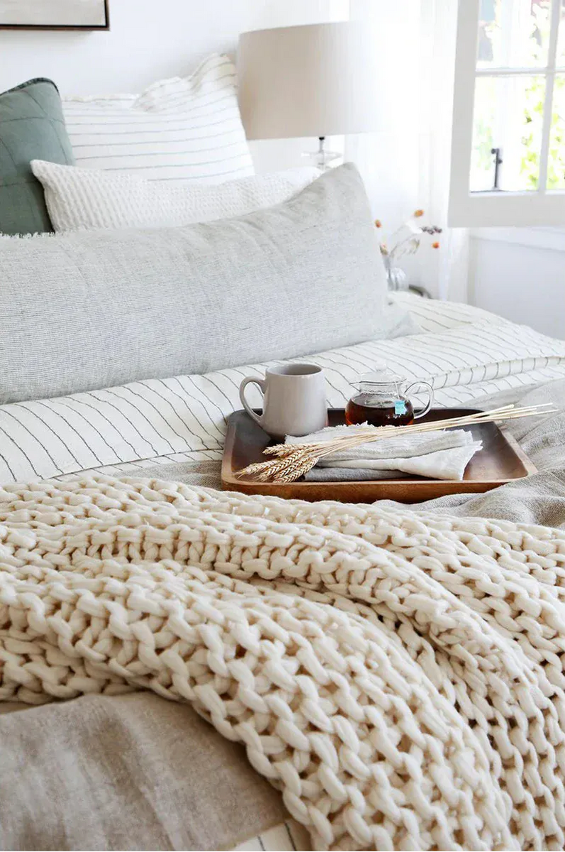 PomPom Finn Throw Throws