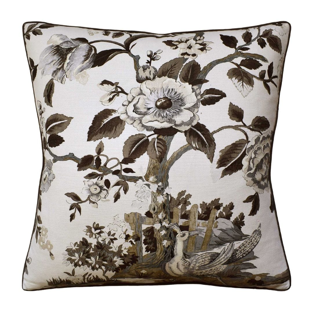 Ryan Studio Forest Lodge - Brown/White Pillows