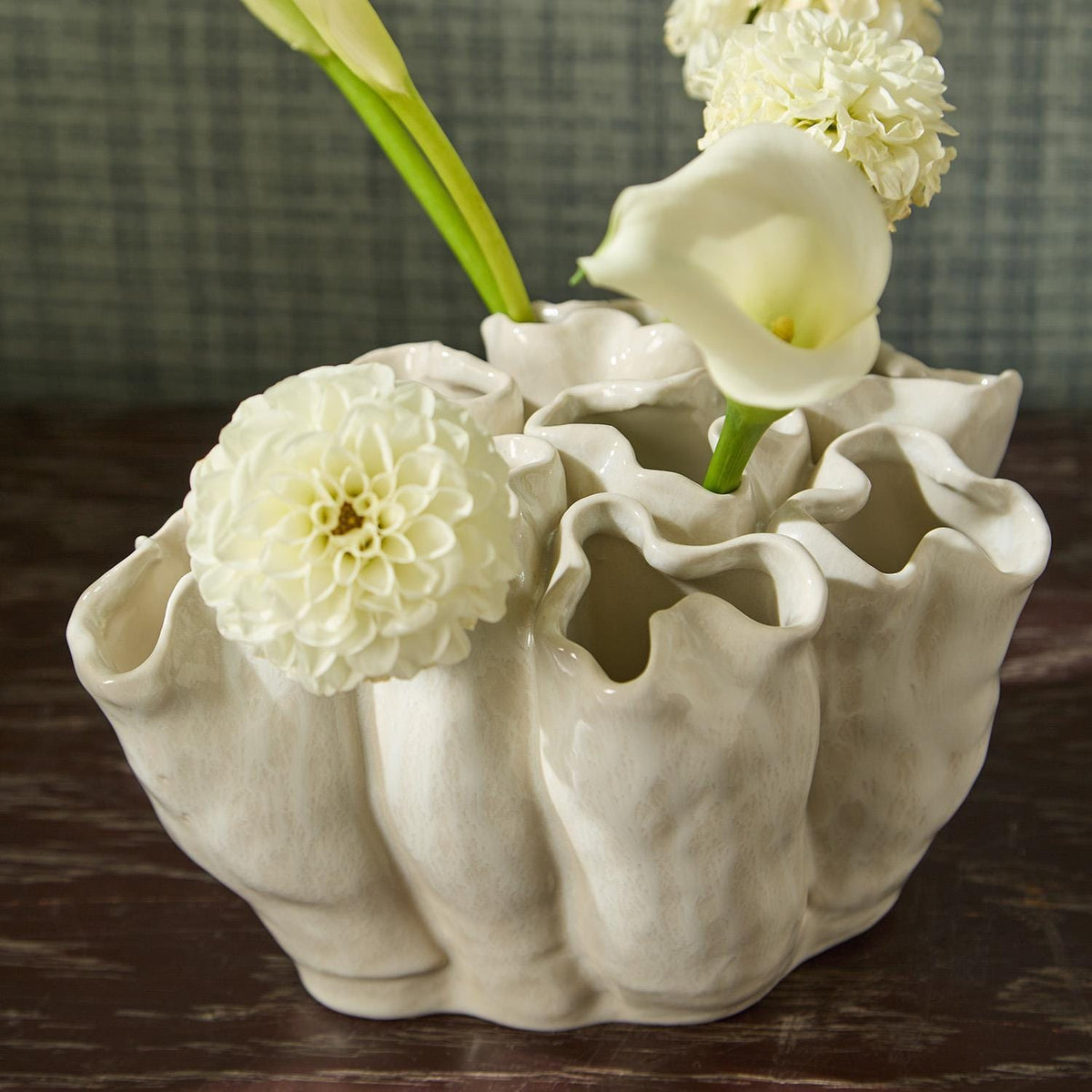 Tozai Banyan White Ceramic Vase Vases