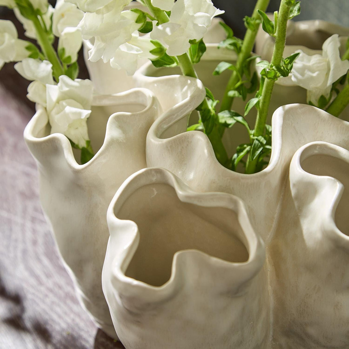 Tozai Banyan White Ceramic Vase Vases