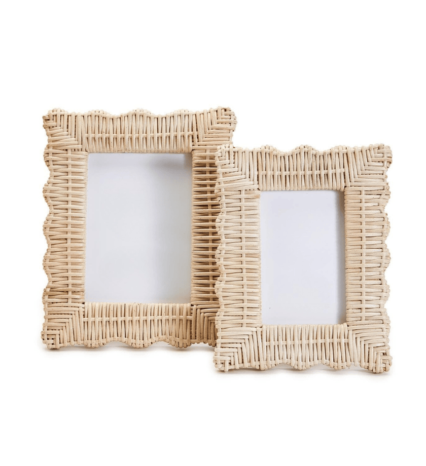 Wicker Weave Scalloped Photo Frame