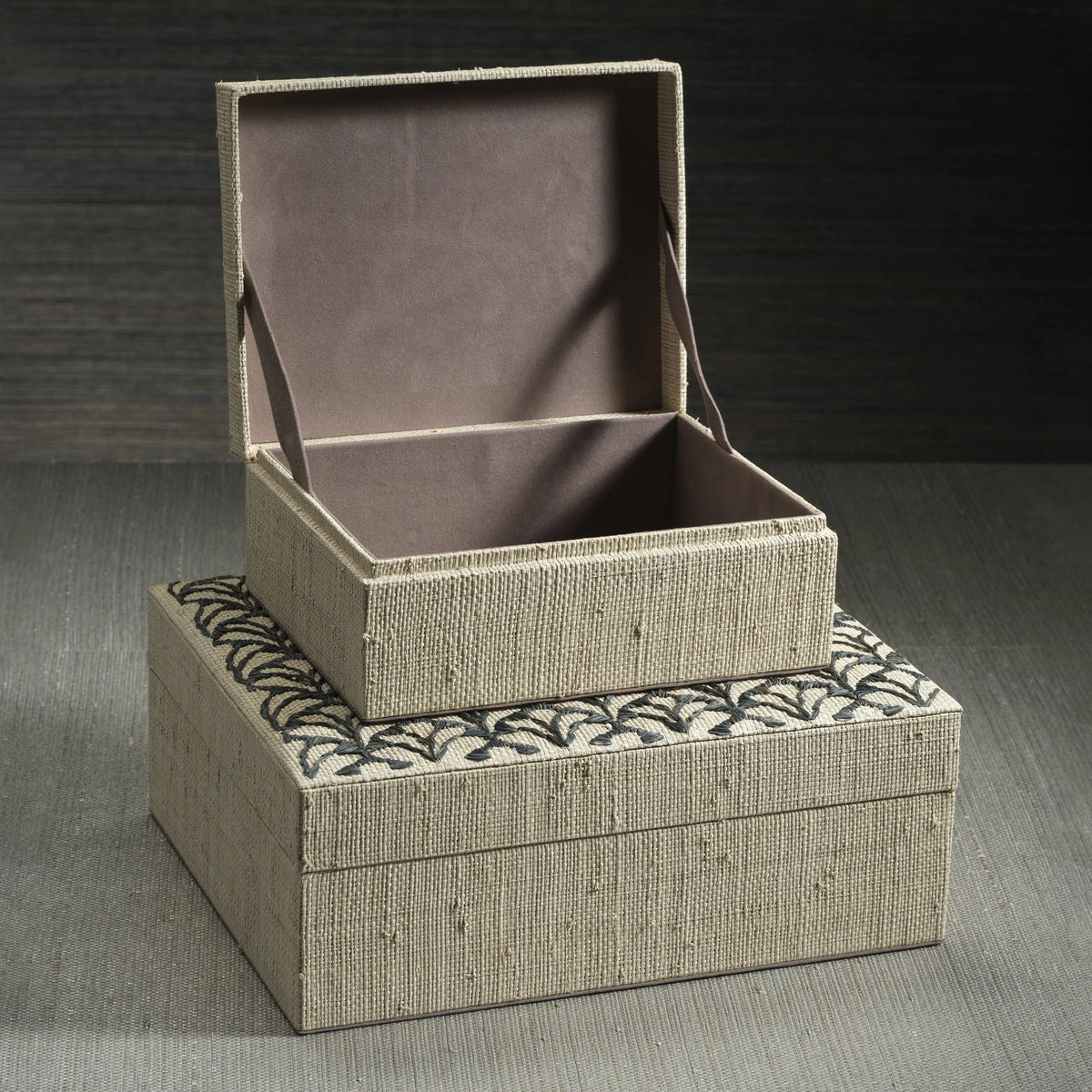 Zodax Canaria Petals Natural Fiber Raffia Box Decorative Boxes